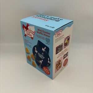 So Yummy by bella Mini Dunker Waffle Maker, Christmas Holiday Llama NEW